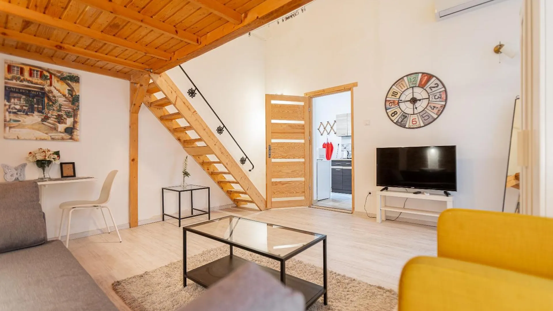 부다페스트 Cosy Flat With Balcony 아파트 0*,