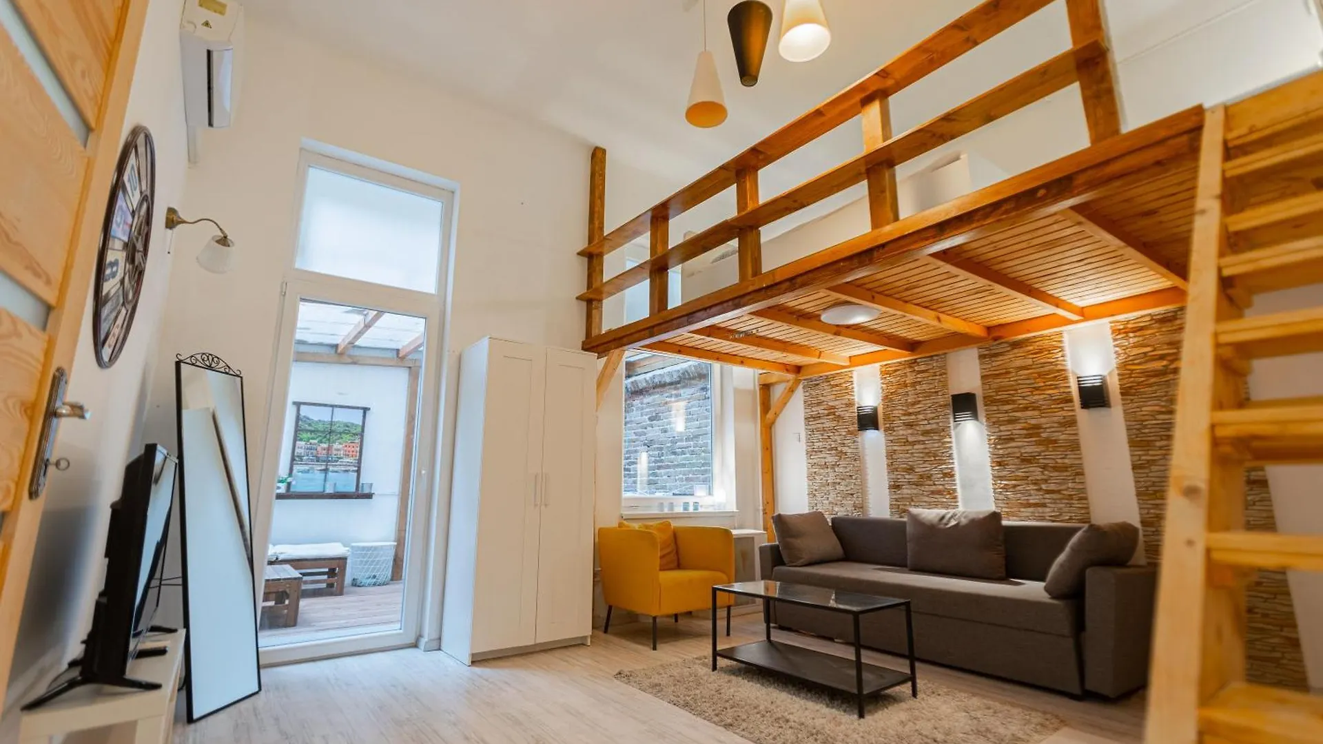 Cosy Flat With Balcony Apartment Budapest