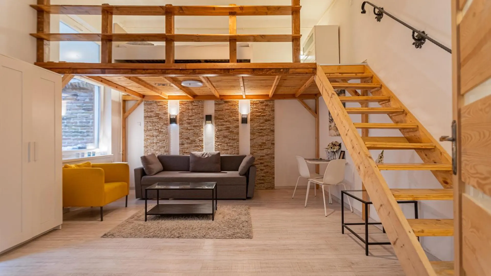 Cosy Flat With Balcony Apartment Budapest